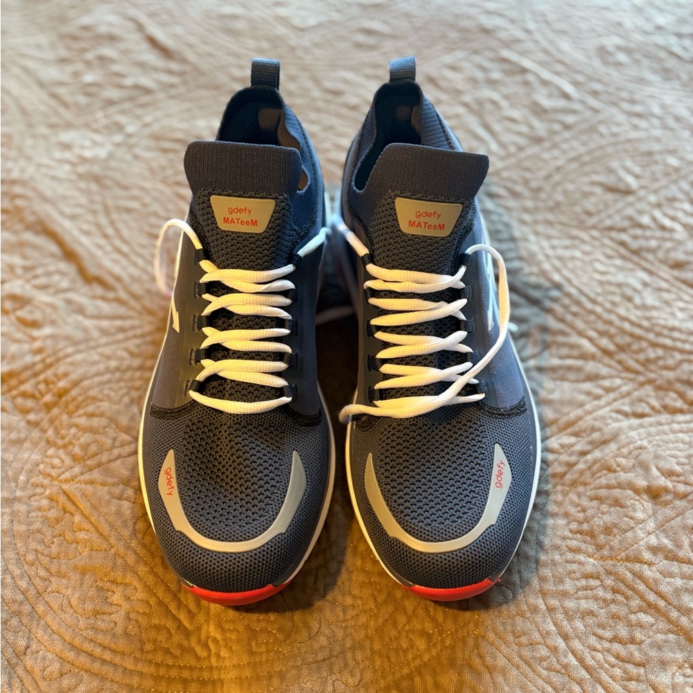Men's Navy Athletic Shoes